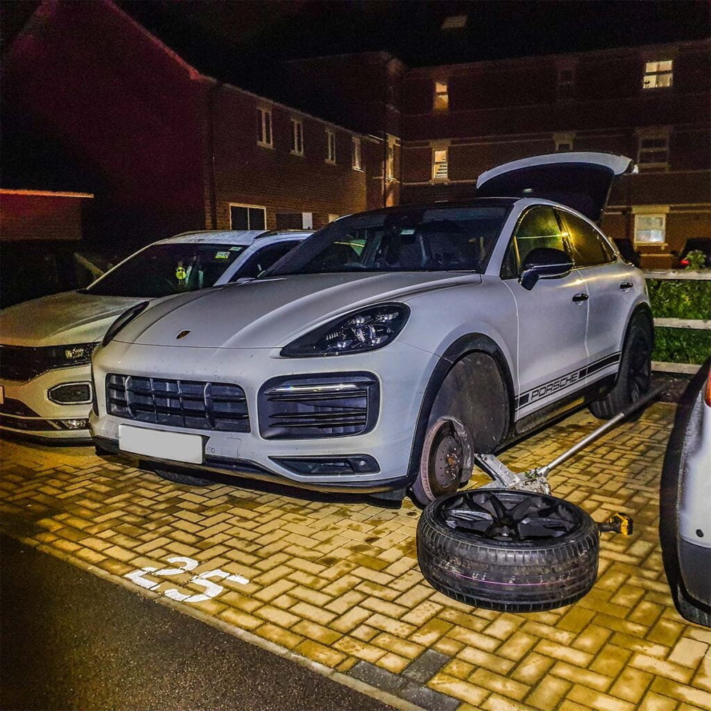 Olympus Mobile Tyre Fitting