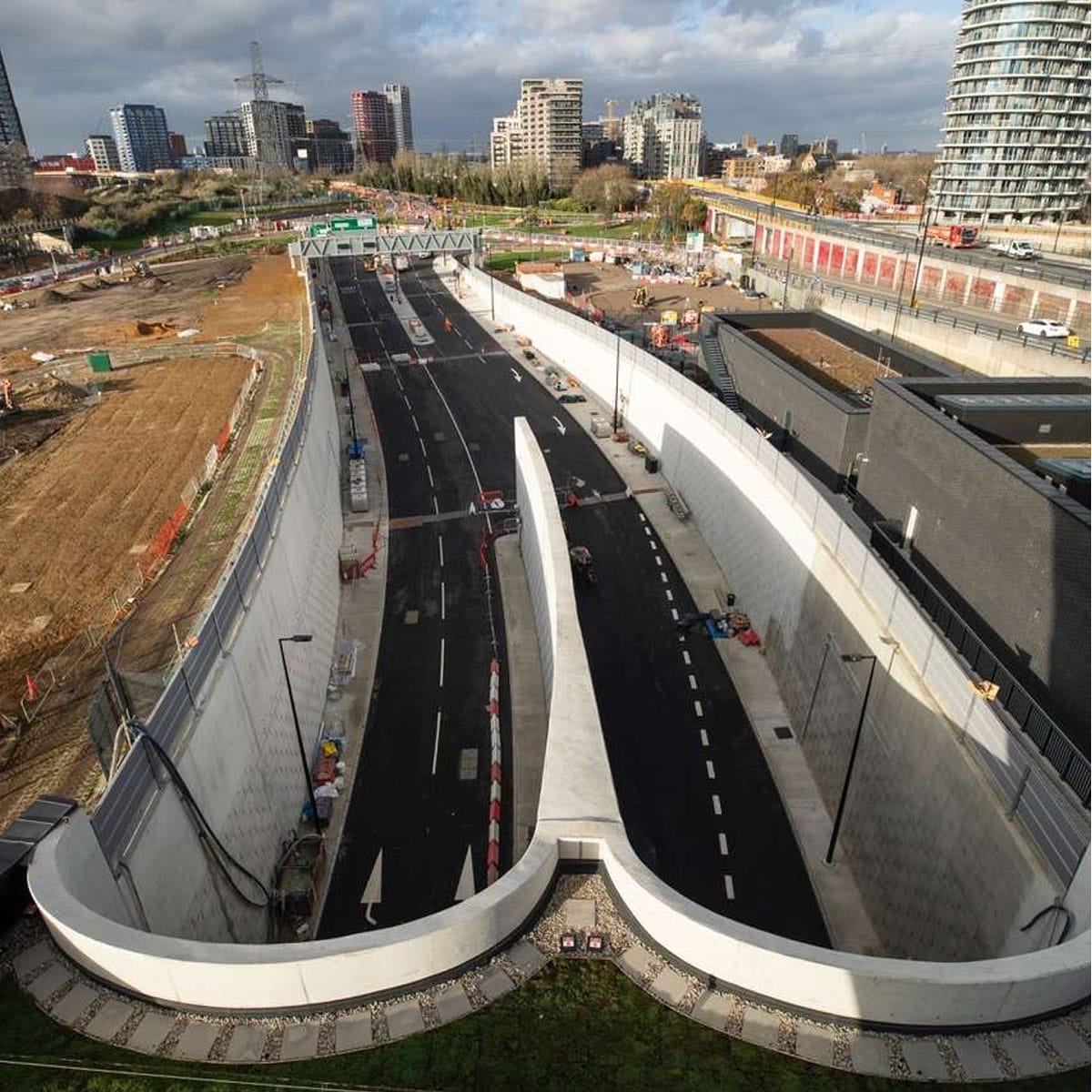 The Silvertown Tunnel is Now Open: A Game-Changer for East London’s Transport!